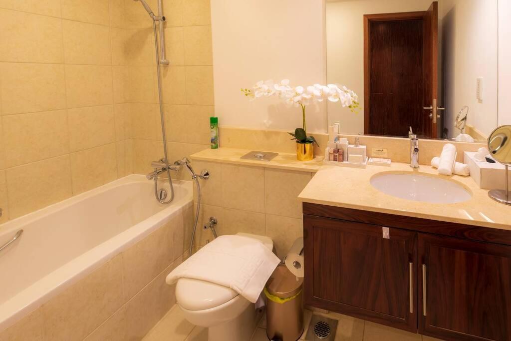 First Class 2Br With Full Burj Khalifa And Fountain View ドバイ エクステリア 写真