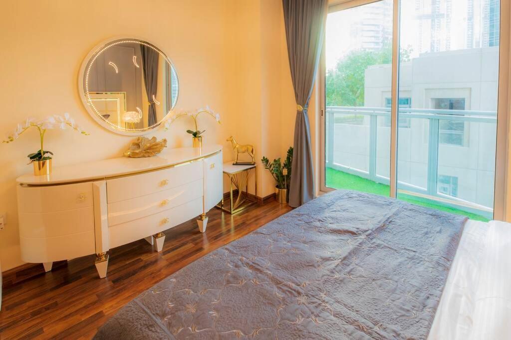 First Class 2Br With Full Burj Khalifa And Fountain View ドバイ エクステリア 写真