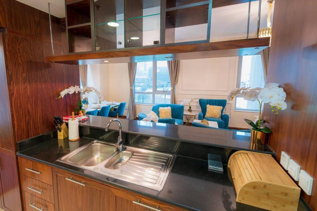 First Class 2Br With Full Burj Khalifa And Fountain View ドバイ エクステリア 写真