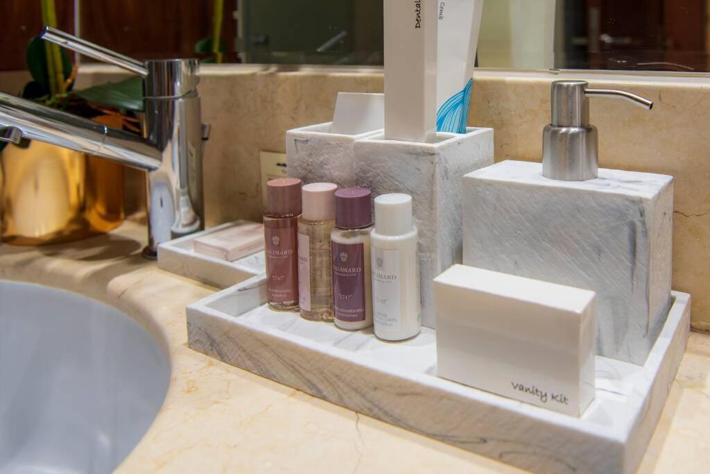 First Class 2Br With Full Burj Khalifa And Fountain View ドバイ エクステリア 写真