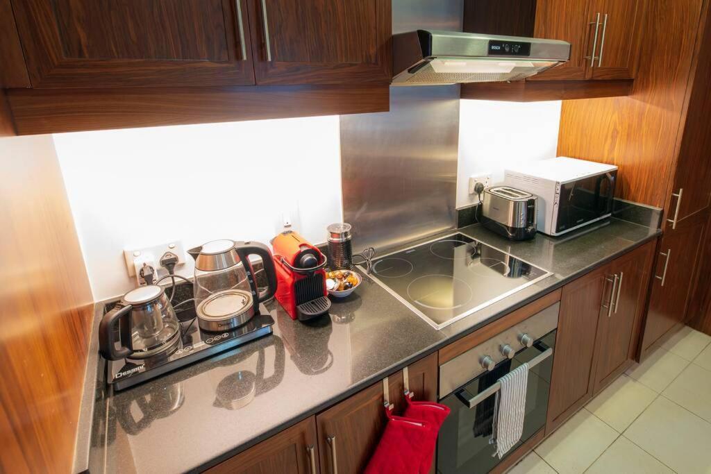 First Class 2Br With Full Burj Khalifa And Fountain View ドバイ エクステリア 写真